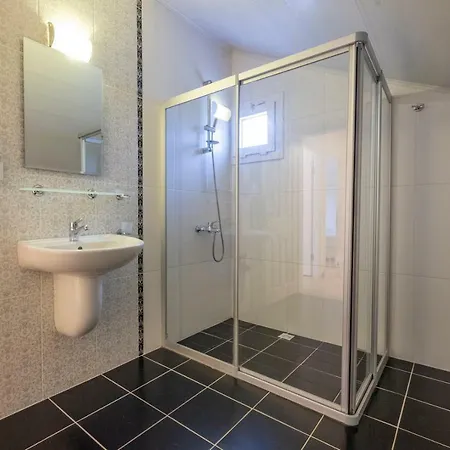 Orka Golden Heights 7 *
