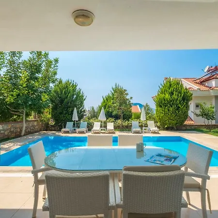Orka Golden Heights 7 *